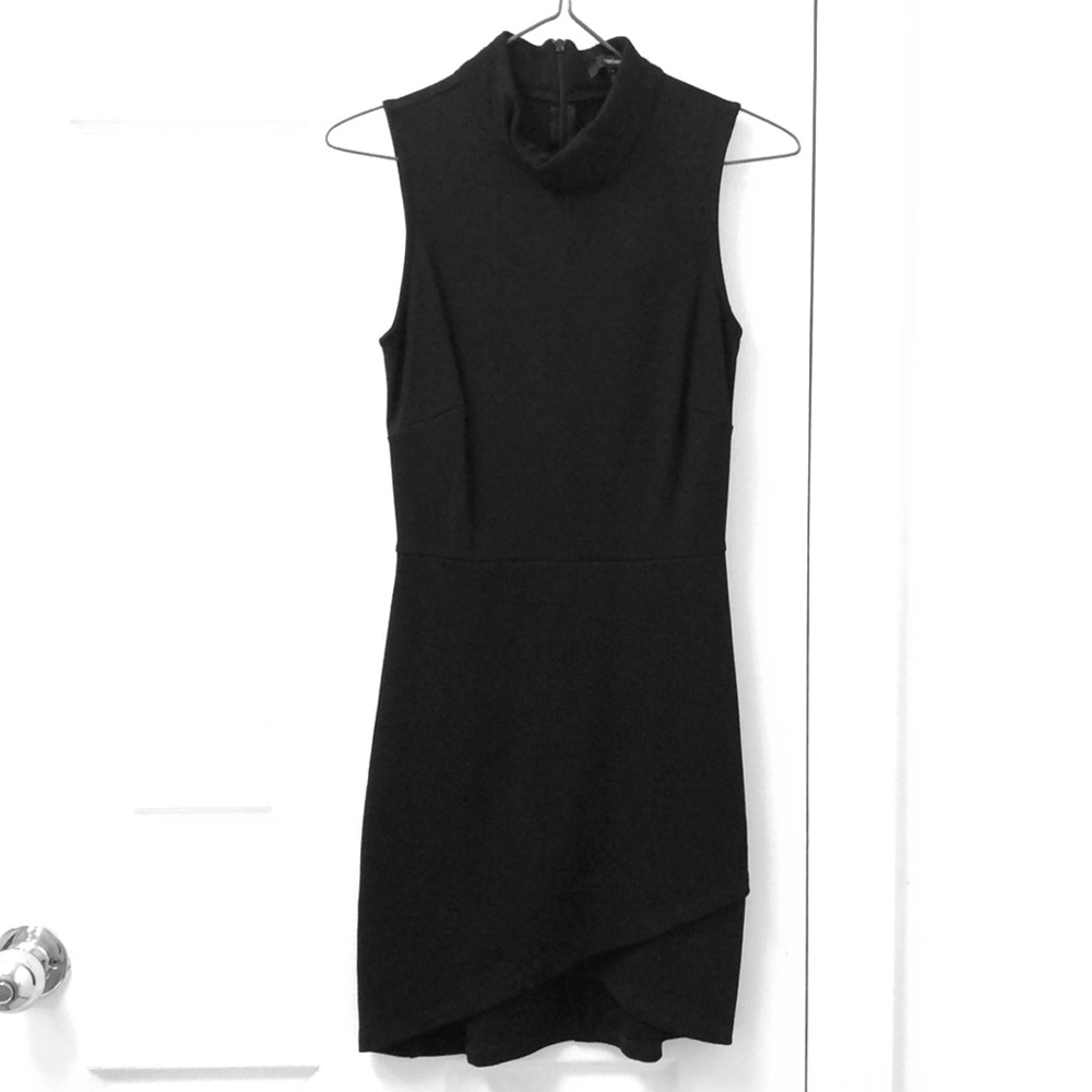 Forever 21 faux-wrap sleeveless sheath dress